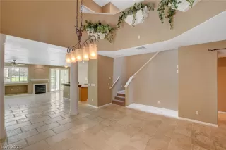 Photo #5: 2316083 Listing 