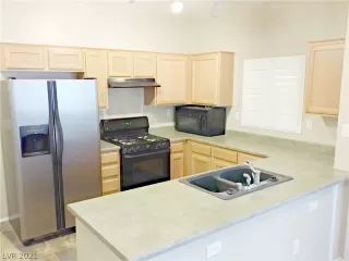 Photo #4: 2316105 Listing 