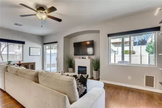 Photo #5: 2316112 Listing 