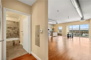 Photo #5: 2316118 Listing