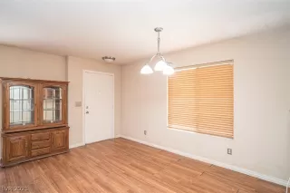 Photo #4: 2316192 Listing