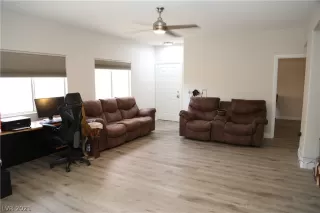 Photo #5: 2316201 Listing 