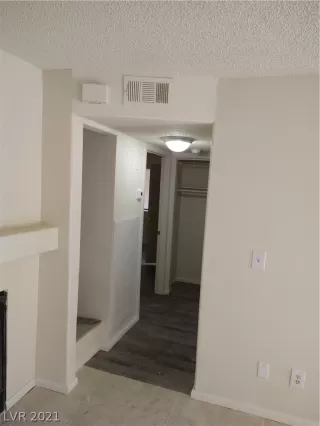 Photo #3: 2316208 Listing 