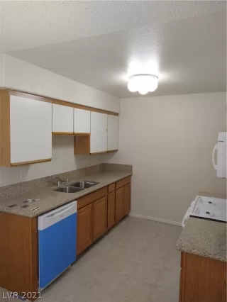 Photo #6: 2316208 Listing 