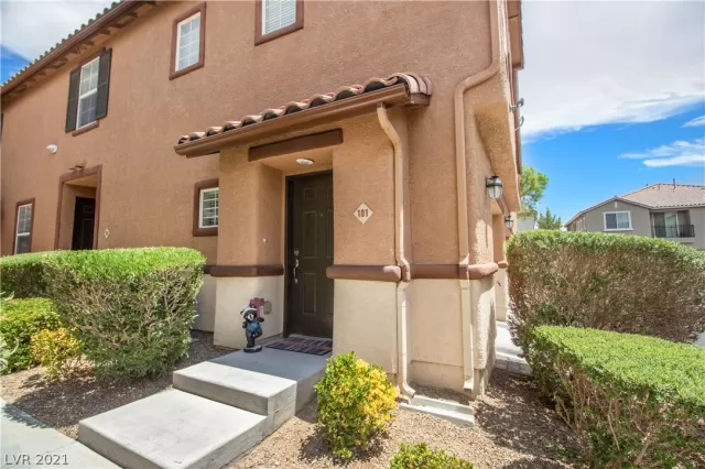 MLS: 2316236 Condo For Sale