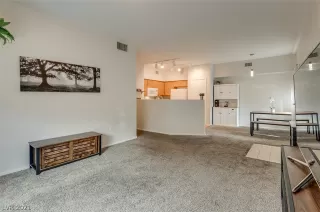 Photo #3: 2316238 Listing 