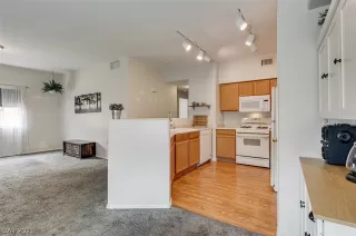 Photo #6: 2316238 Listing 