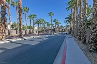 Photo #2: 2316243 Listing 