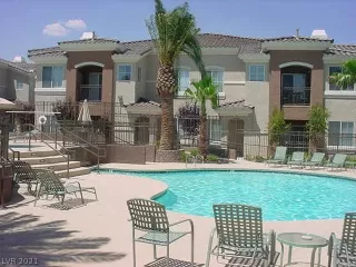 Photo #4: 2316243 Listing 