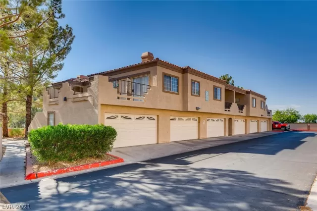 MLS: 2316246 Condo For Sale