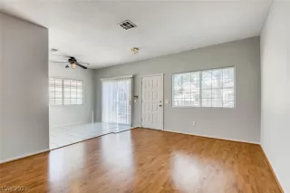 Photo #2: 2316246 Listing 