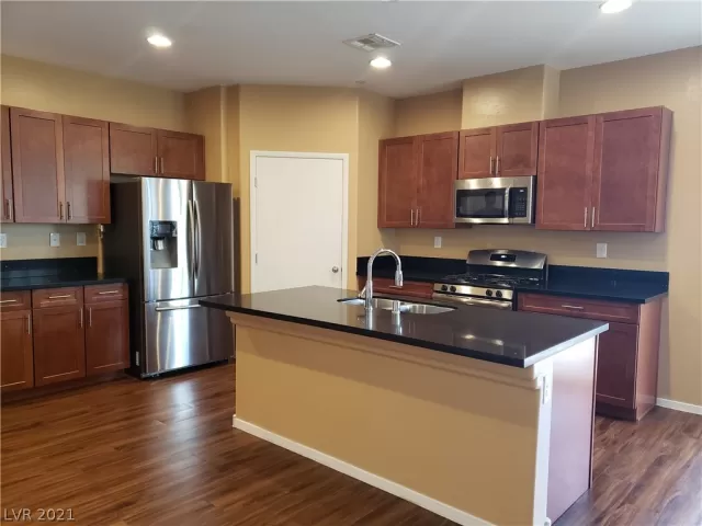 MLS: 2316256 Condo For Sale