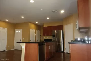 Photo #1: 2316256 Listing 