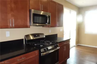 Photo #2: 2316256 Listing 