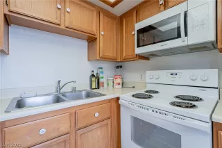 Photo #2: 2316265 Listing 