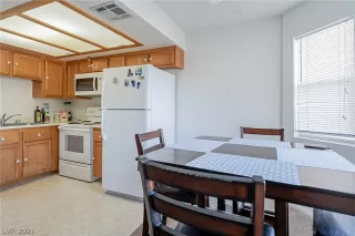 Photo #4: 2316265 Listing 