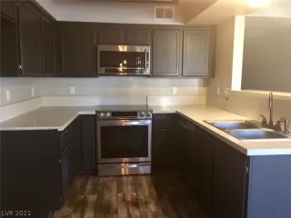 Photo #2: 2316315 Listing 