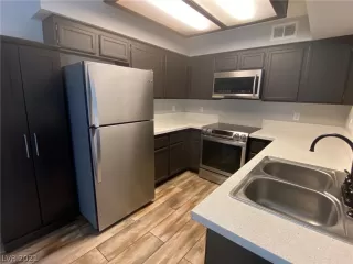 Photo #4: 2316315 Listing 