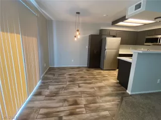 Photo #5: 2316315 Listing 