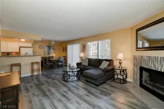 Photo #4: 2316317 Listing