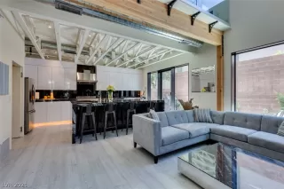 Photo #1: 2316322 Listing