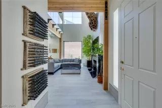 Photo #4: 2316322 Listing