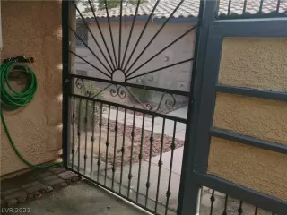 Photo #3: 2316331 Listing