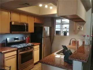 Photo #6: 2316331 Listing