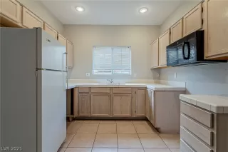 Photo #1: 2316335 Listing 