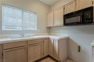 Photo #5: 2316335 Listing 