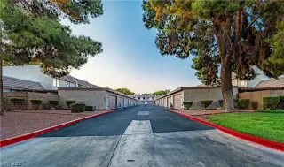 Photo #3: 2316338 Listing