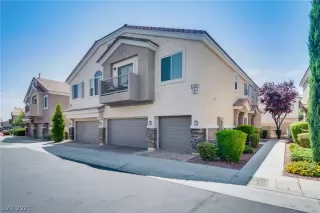 Photo #2: 2316342 Listing