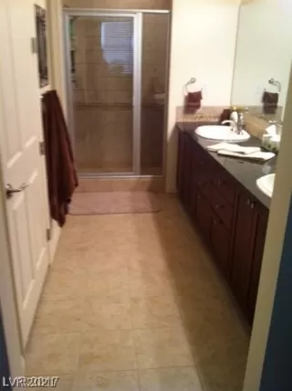 Photo #3: 2316360 Listing