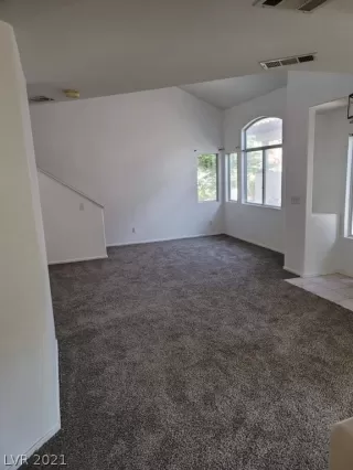 Photo #6: 2316367 Listing 