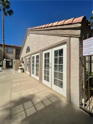 Photo #4: 2316369 Listing