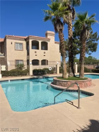 Photo #5: 2316369 Listing