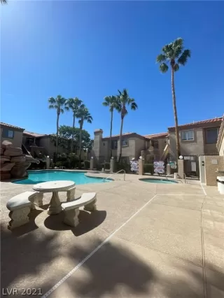 Photo #6: 2316369 Listing