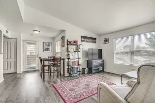 Photo #3: 2316392 Listing