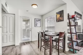 Photo #5: 2316392 Listing