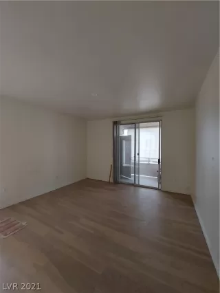 Photo #3: 2316395 Listing 