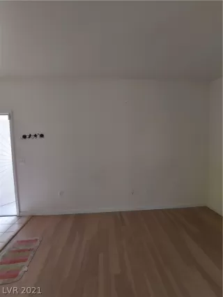 Photo #5: 2316395 Listing 