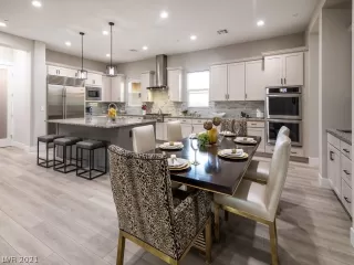 Photo #6: 2316426 Listing