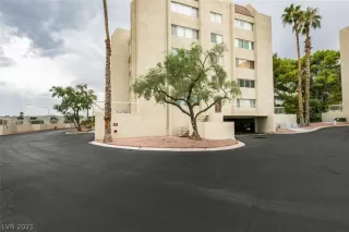 Photo #2: 2316448 Listing