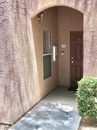 Photo #1: 2316478 Listing