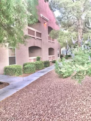 Photo #3: 2316478 Listing