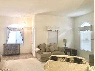 Photo #4: 2316478 Listing