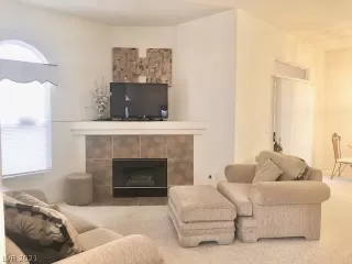 Photo #5: 2316478 Listing