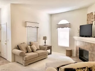 Photo #6: 2316478 Listing