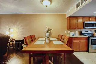 Photo #4: 2316538 Listing