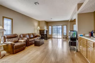 Photo #1: 2316569 Listing